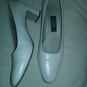 Vintage SELBY Pumps White Leather 9 1/2 NARROW
